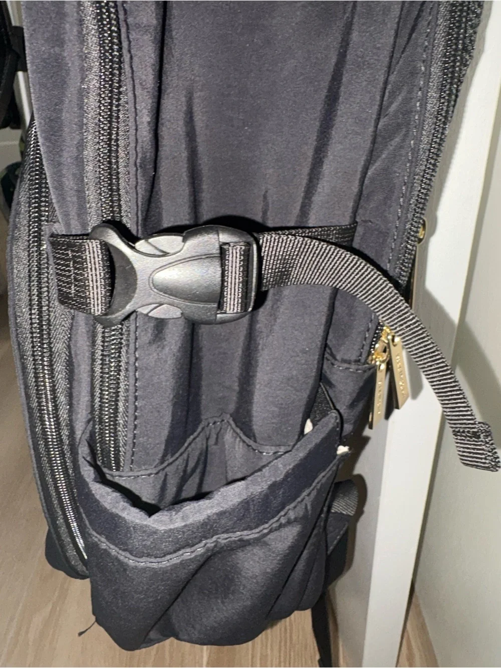 Isaac Mizrahi backpack - Picture 5 of 6